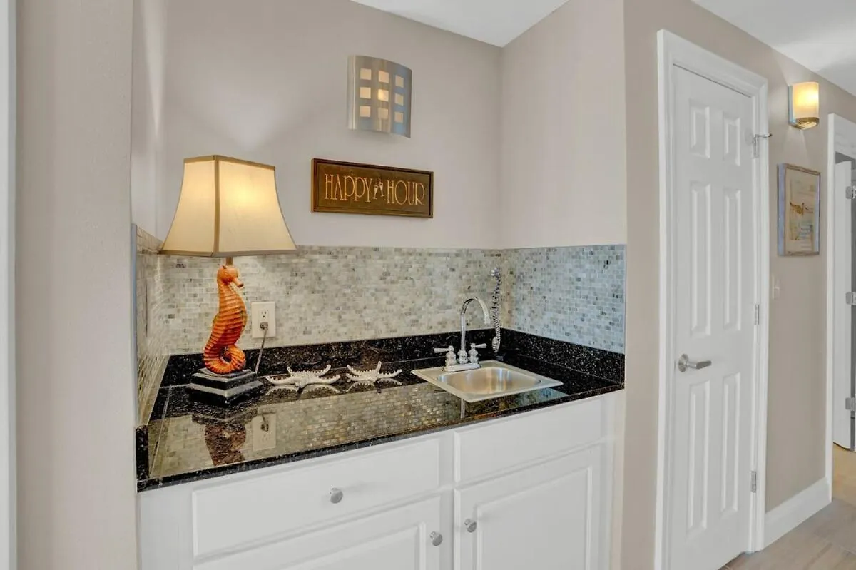 Calypso 2006W Gulf Front And Newly Renovated Custom Shower Panama City Beach
