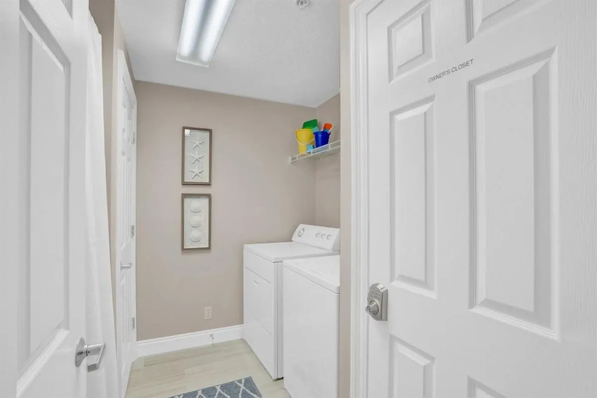 Calypso 2006W Gulf Front And Newly Renovated Custom Shower Panama City Beach